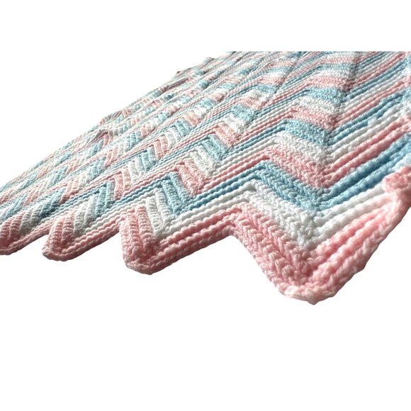Handmade Baby Blanket Infant Hand Knitted Chevron Pattern Blue Pink Blue Unisex - Picture 2 of 4